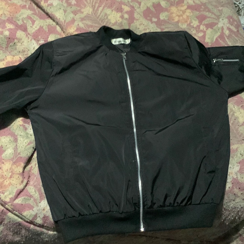 Bomber jack. Worn a couple times. Width:19 Length: 21